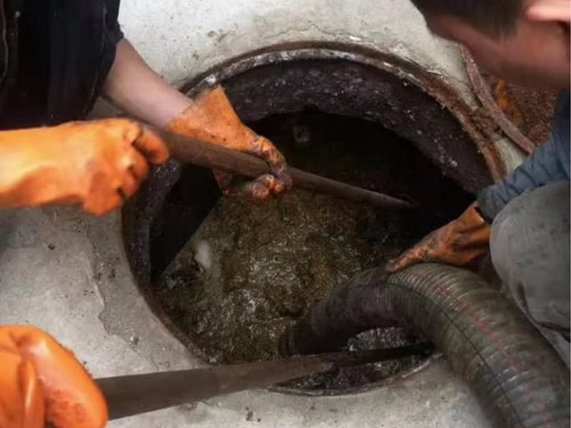 涞源清理化粪池时如何避免沼气的危害？